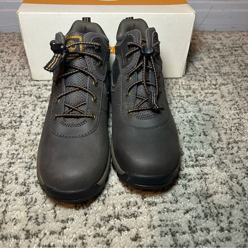 Timberland nwb dark